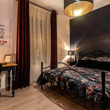 Champagne Therapie: Cosy Chic, *